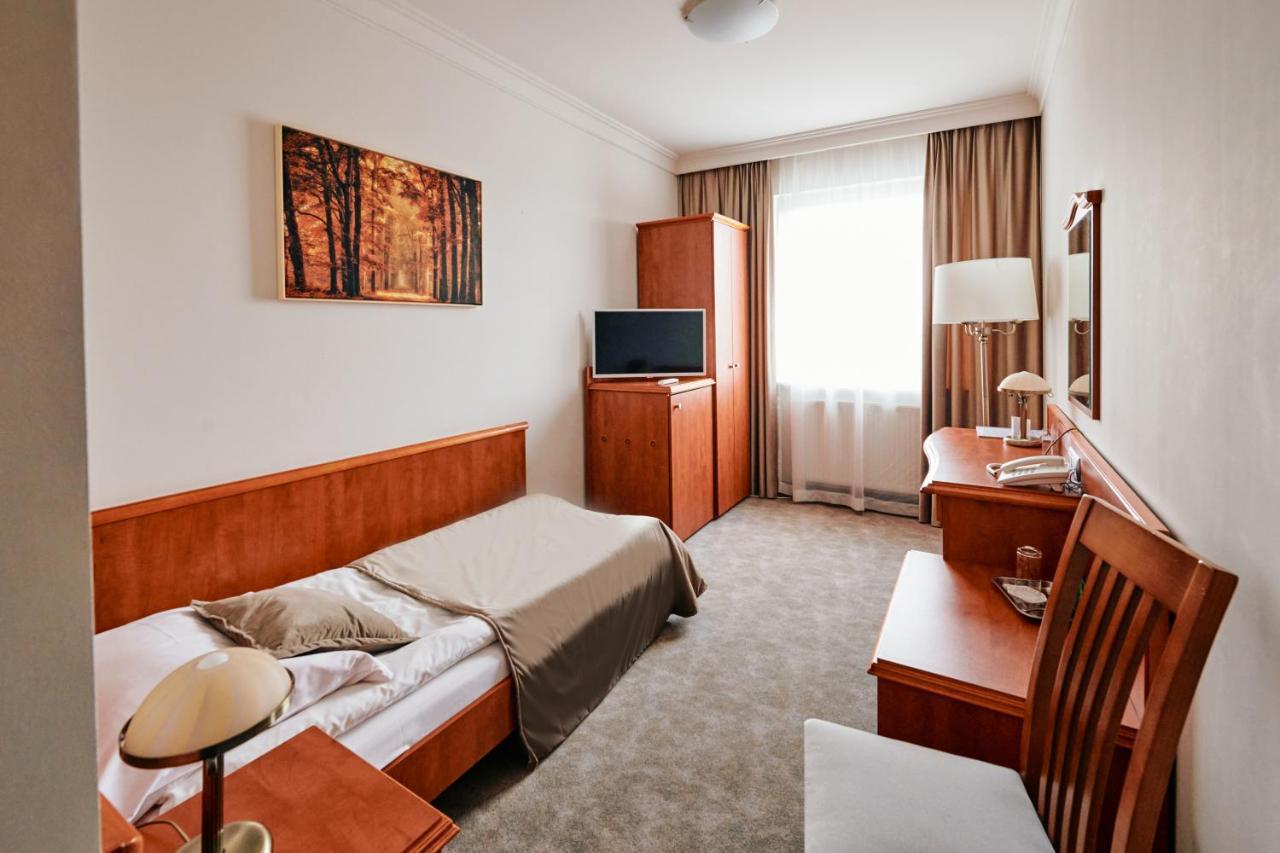 Bialy Dom Henlex Hotel Restauracja Poznań Extérieur photo