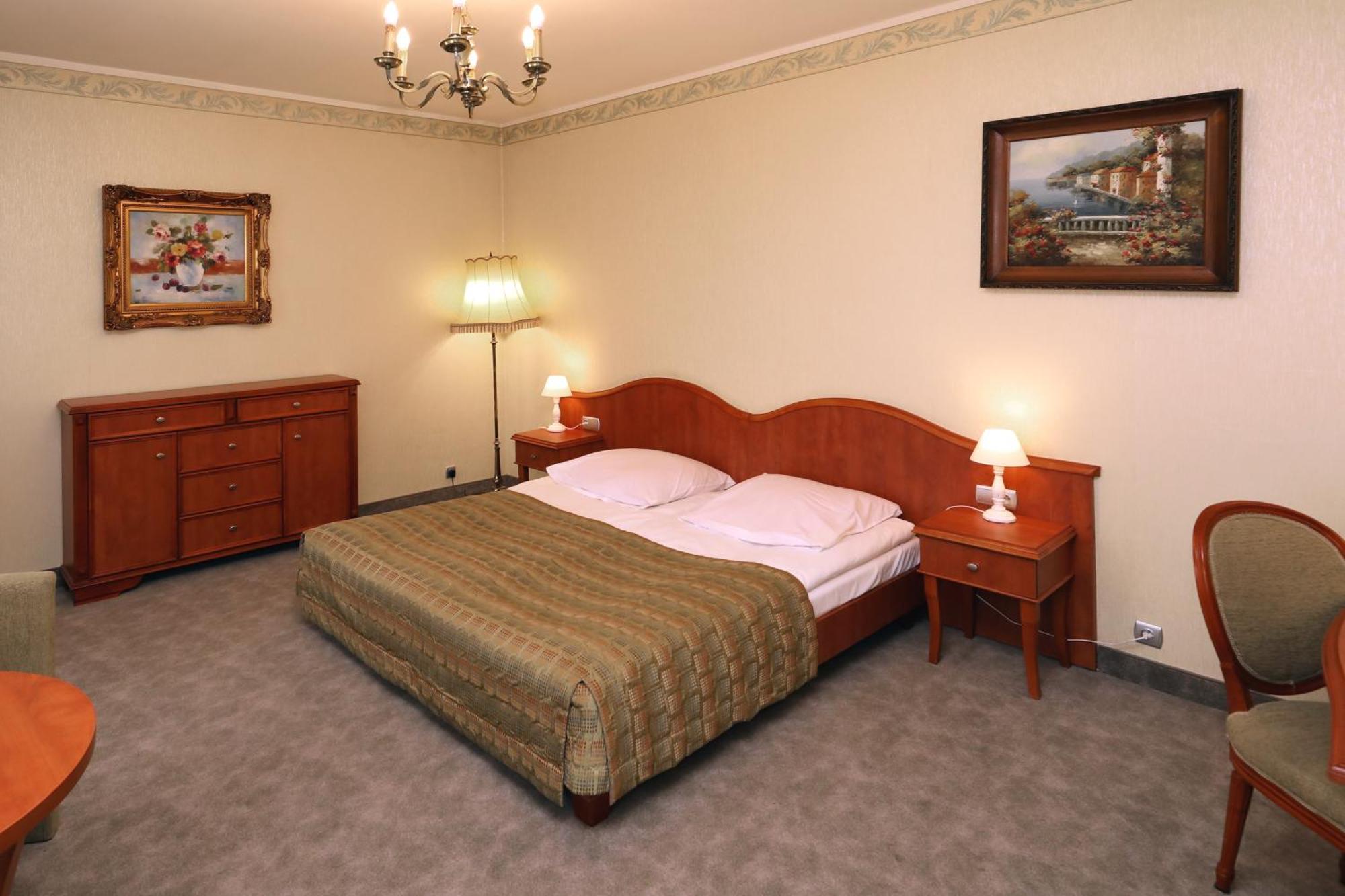 Bialy Dom Henlex Hotel Restauracja Poznań Extérieur photo