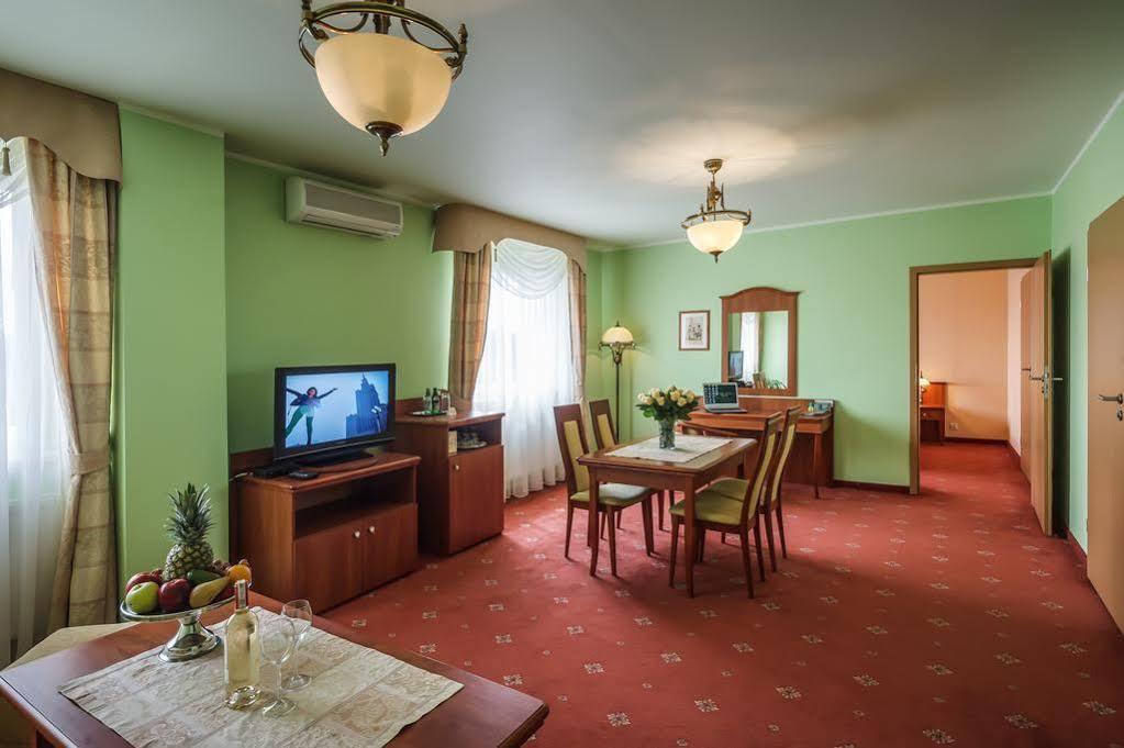 Bialy Dom Henlex Hotel Restauracja Poznań Extérieur photo