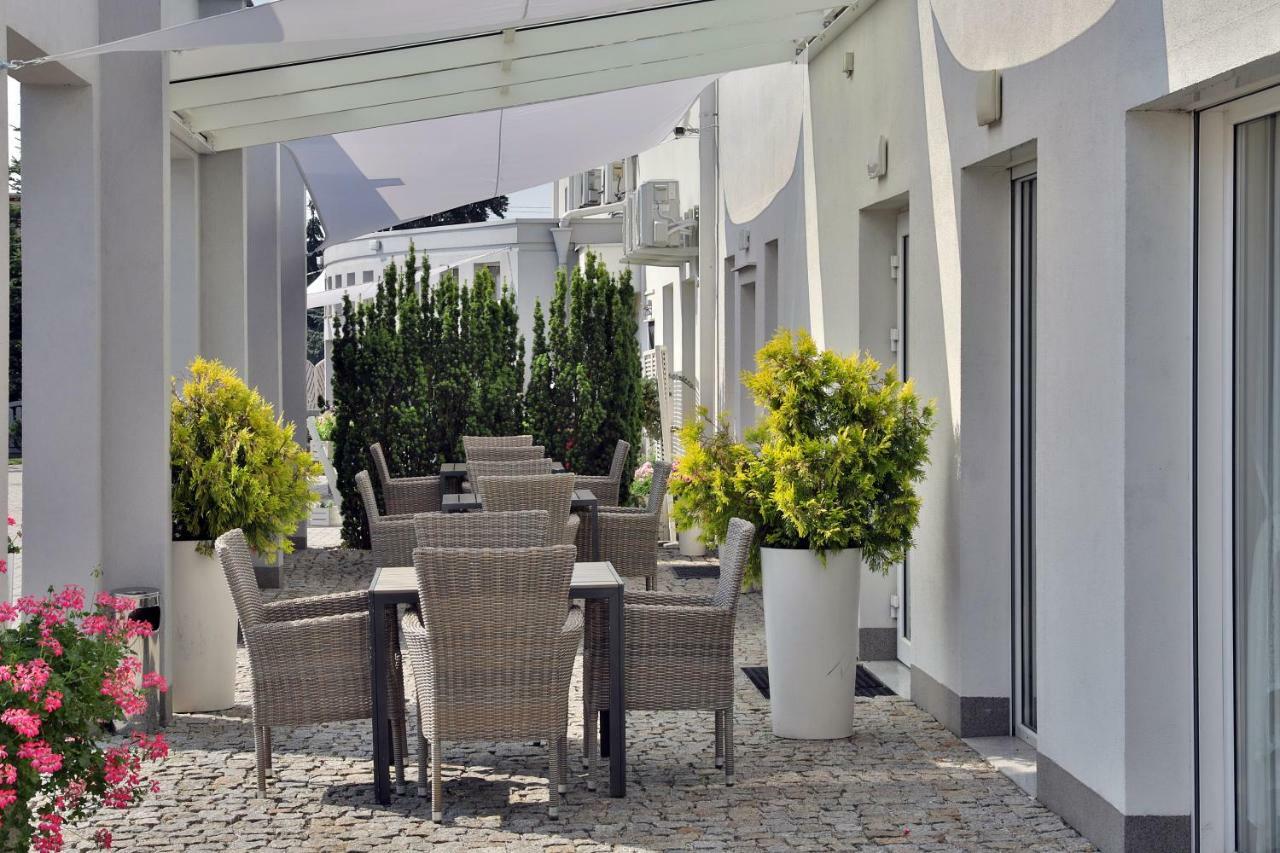 Bialy Dom Henlex Hotel Restauracja Poznań Extérieur photo